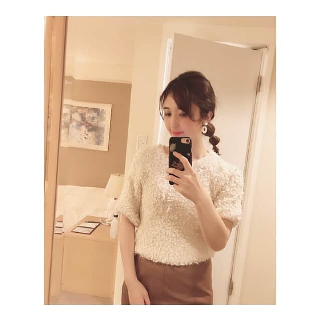 川口智美さんのインスタグラム写真 - (川口智美Instagram)「#栃木 県の#広報 番組 #とちぎテレビ 🍓知っトク!なるとちっ🍓  今回は、#大学発ベンチャー の創出 育成を テーマにお送りします。  11/15(日)9時〜 再放送 11/17(火)19時半〜  です。  いつもヘアメイクさんに可愛くセットして頂いて いるのですが #たまねぎヘアー 好きです🧅🤗🤎  ※ベンチャーがテーマなので、少しでもインテリに 見せる為に　撮影時のみ 永井さんが眼鏡を貸して下さいました🤓w  #とちテレ #ベンチャー #とちぎテックプランター#tochigi #tv #tvshow #hairmake #hairset #venture」11月6日 15時27分 - horipro_satomikawaguchi