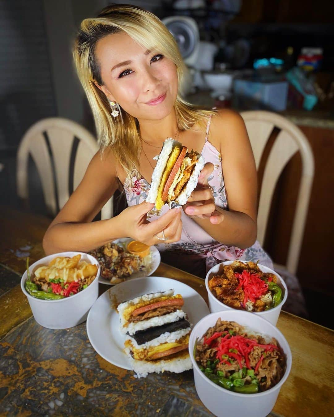 ライナ・ホワンさんのインスタグラム写真 - (ライナ・ホワンInstagram)「Had some amazing food from @livesupamulife and @donburiplease for dinner UwU . . They’re made in ktown featured on @doordash and if you’re a fan of rice bowls the rice bowls will blow you away 🤤 all their meat taste delicious and the massive spam masubis are a mouth fullll yumm . . If ya check them out let them know I sent ya 💕」11月6日 15時50分 - rainaiscrazy