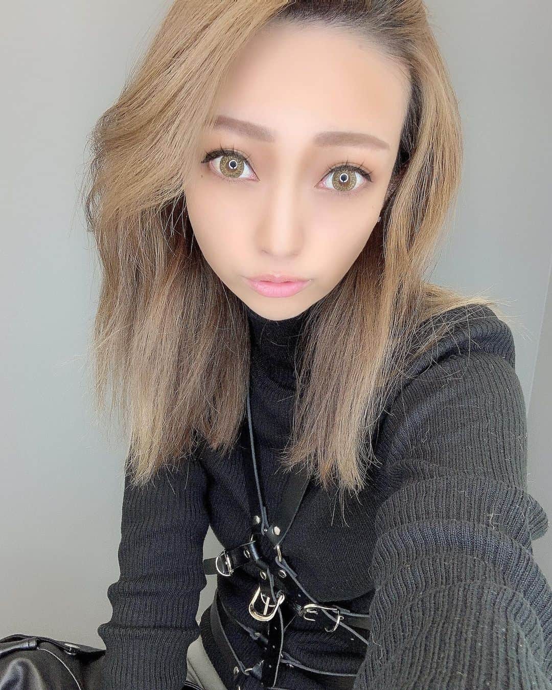 優姫ゆいなさんのインスタグラム写真 - (優姫ゆいなInstagram)「・ 東京中央美容外科池袋東口院のまりこ先生（@drinouemariko ）に#TCB式1dayクイックアイ  #切らない目の下のふくらみとり をしてもらった経過だよ ✨ 化粧してもメイクが楽しいし、理想の目元になれて嬉しい！ 😊 でも疲れた顔にはなってなくて嬉しい💓  @drinouemariko  @tcbmariko_eye  ゆいなのインスタ見たらいいことあるよ！詳しくは上記へのDMで！ #tcb式1dayクイックアイ #二重整形ならtcb東京中央美容外科 #美容整形ならtcb東京中央美容外科 #東京中央美容外科 #美容外科#池袋#東京中央美容外科池袋院 #井上真梨子#まりこ先生#pr#二重#tcbikebukuro」11月6日 15時52分 - yuina_az