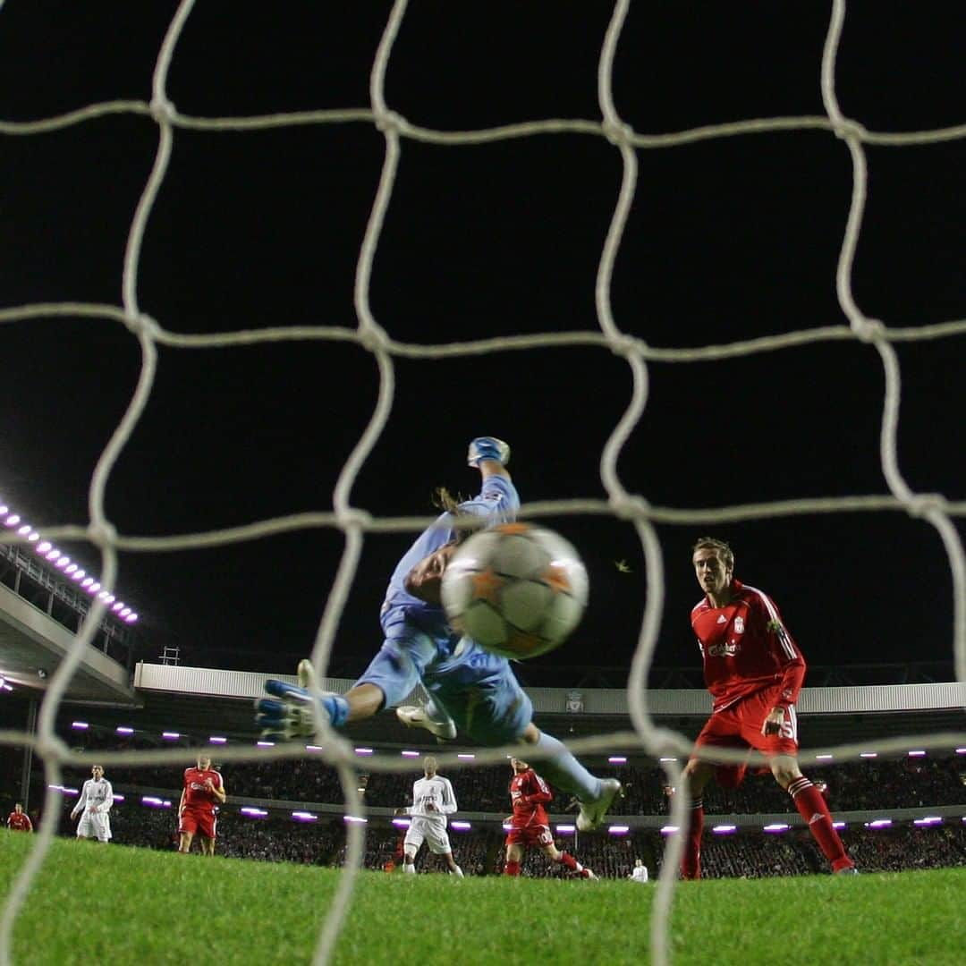 リヴァプールFCさんのインスタグラム写真 - (リヴァプールFCInstagram)「1⃣3⃣ years ago today... a very memorable European night 🤩⚽️ #LFC #LiverpoolFC #UCL #ChampionsLeague」11月6日 15時55分 - liverpoolfc