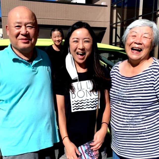 上田ユキエさんのインスタグラム写真 - (上田ユキエInstagram)「義両親と毎回こんなに爆笑してる自分😂 笑顔は幸せの素。 #family #義両親 #嫁 #家族」11月6日 16時18分 - yukie_ueda