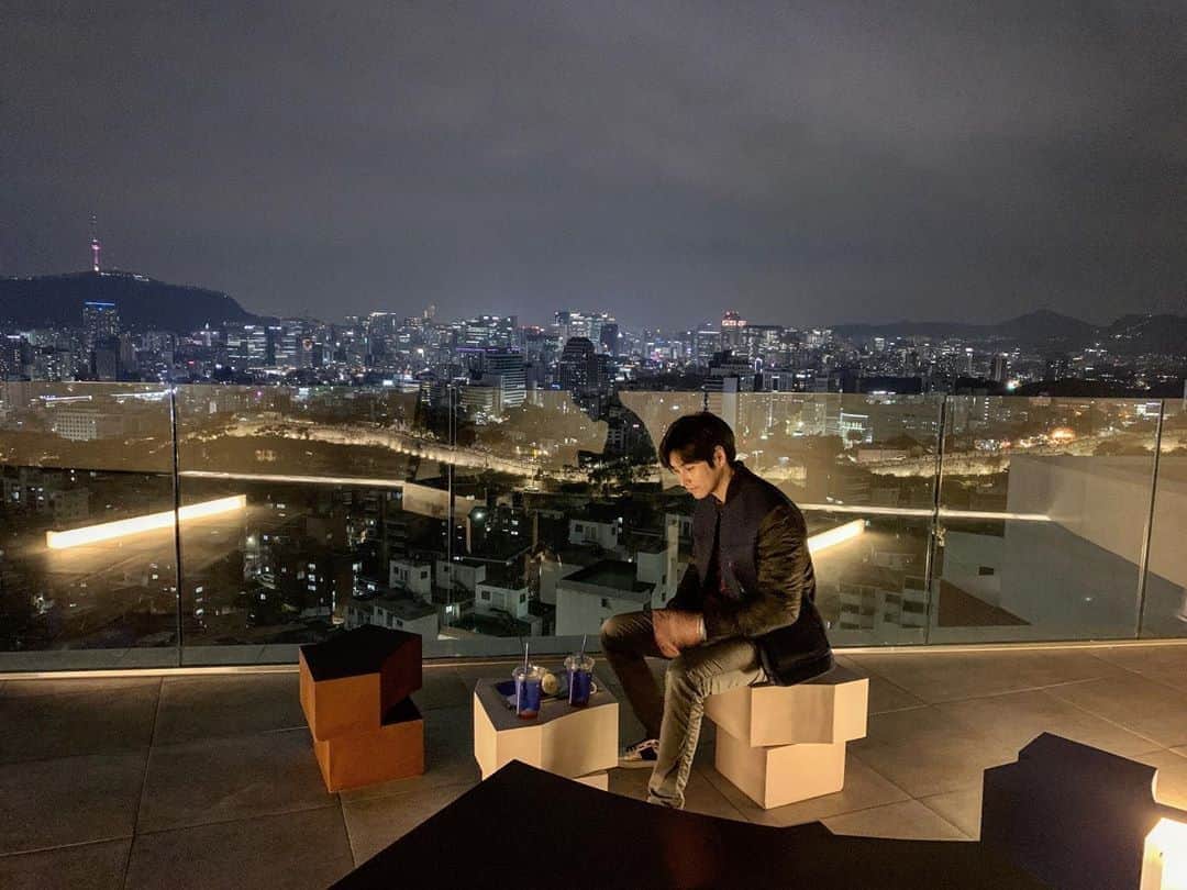 チェ・ソンジュンのインスタグラム：「서울에서 일등 🌃 #뷰맛집」