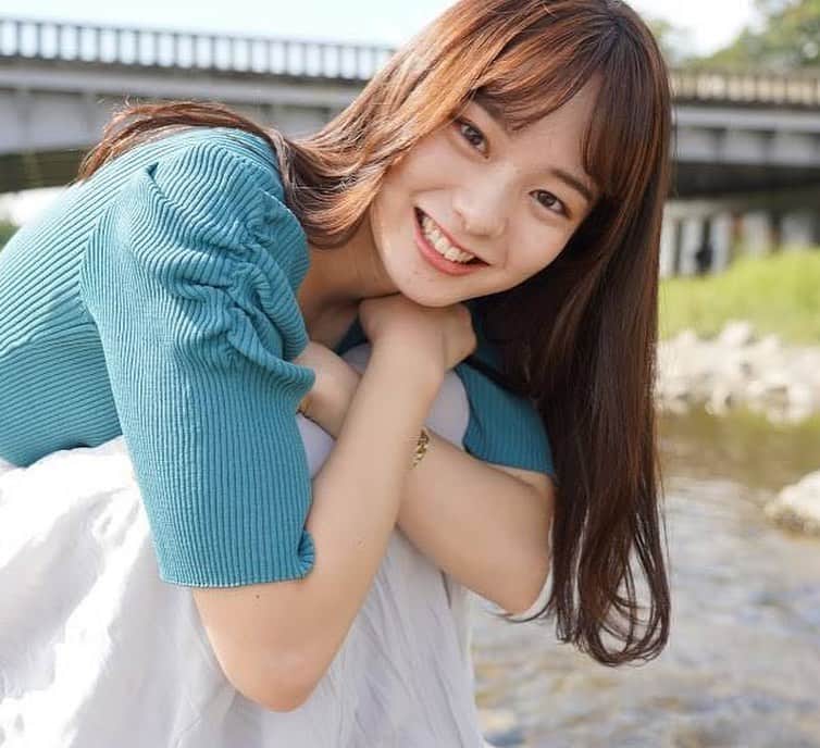 山田千加のインスタグラム：「華の金曜日✨お疲れさまです！  昨日は早朝から夜中までバタバタと いつもよりせわしない1日でした😪  11月に入ってもう6日も経つなんて...早すぎる きっと22日もあっという間にくると思うと 寂しくも感じます🍁💭  帰りにマクドナルドでアイスコーヒーを頼み、 いただいたメッセージをひとつひとつ読みながら 心がじ〜んと。  私を応援してくださる方はみんなみんな 素敵な方ばかりで、そんな皆さまが大好きだ🙈❤️  ファイナルイベントまであと16日！ 私らしく残りの活動も頑張ります🥰  本日も投票よろしくお願いします🍀  Photo by @h.taichi_photo   #ミスキャンパス同志社2020 #ミスキャンパス同志社 #ミス同志社 #ミスキャン #ミスコン #京都 #ファイナルイベント #11月22日」