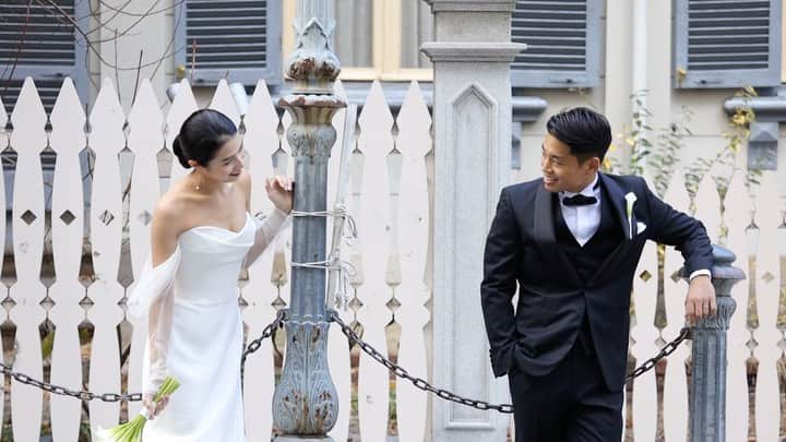 のインスタグラム：「.  全4回でお届けするショートムービーシリーズ③  Winter Wedding  居留地の街全体がキラキラと輝く冬の季節  オリエンタルホテルもクリスマス装飾がはじまっております  @showa_create  @showa_mizushima  @oriental.hotel.wedding  #ohk花嫁  #orientalhotelwedding #orientalhotel #treatdressing  #オリエンタルホテル #オリエンタルホテル旧居留地」