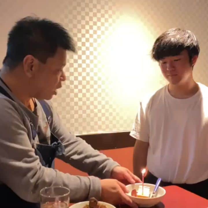 ジミー大西のインスタグラム：「誕生日パーティー間違えた？」