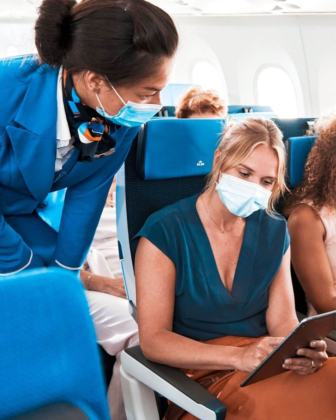 KLMオランダ航空さんのインスタグラム写真 - (KLMオランダ航空Instagram)「Air travel requires a mandatory health statement from all our passengers. Check out our stories to learn more about how we screen the health of our passengers and where to find the necessary health documents. ✈️ #KLM」11月6日 21時50分 - klm