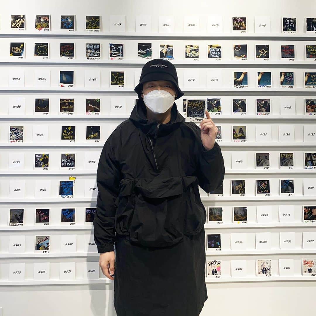 Paloaltoのインスタグラム：「골든구스에 셀럽으로 간건데 그냥 산악인 같네.. 이곳이 정상인가  #GoldenManifesto @goldengoose」