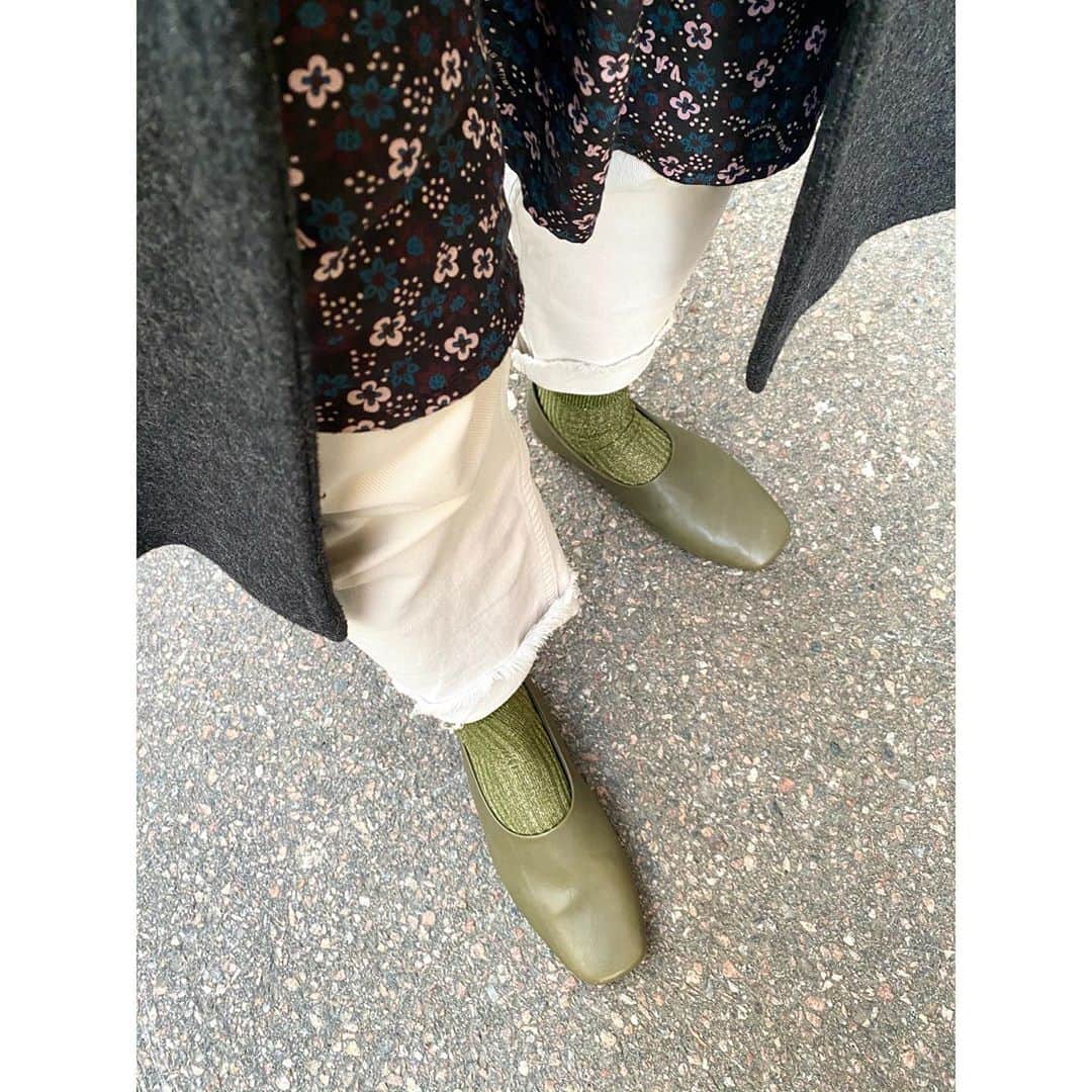 テーリポルキのインスタグラム：「Lovely @emilialaitanen showing us how to style ballerinas for Autumn 🍂🧡  #TERHIPÖLKKI #terhipölkkistore #finnishdesign #sustainable #footwear #shoes #ballerinas #supportyourlocal」