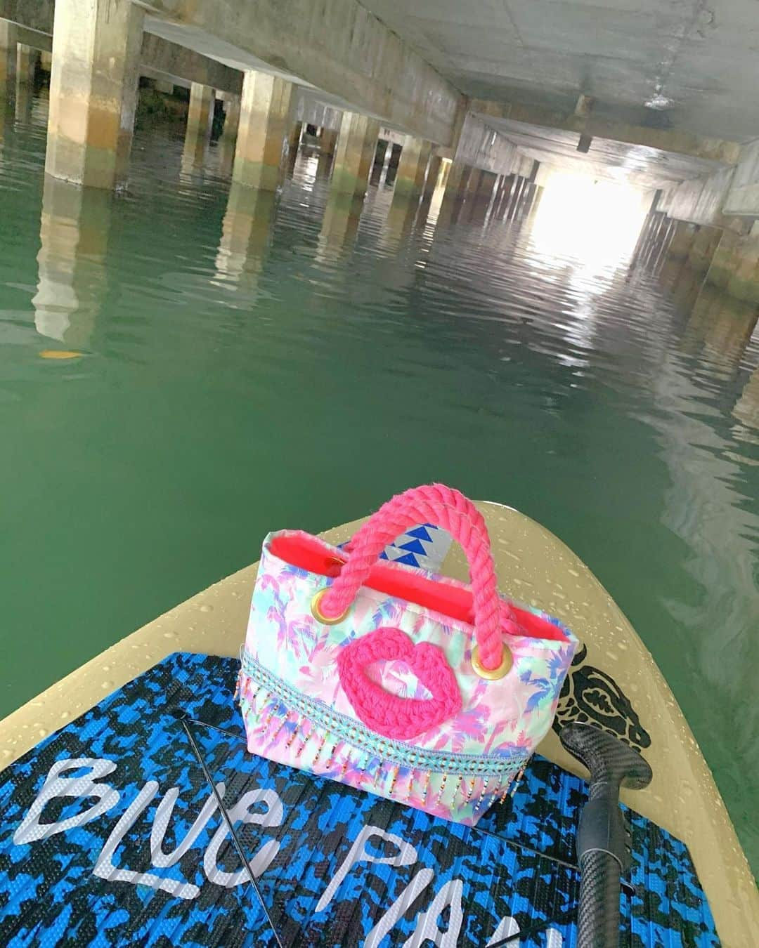 Moco Lima Hawaiiさんのインスタグラム写真 - (Moco Lima HawaiiInstagram)「Lips Tote Bag, Made by Moco  #supday#niceday#oceanday#healing#calming#relaxing#refreshing#recharge#goodenergy#sunset#activegirl#mocolima#hawaii#designer#fashion#sup#standuppaddle#blueplanet#ハワイ好き#コロナに負けるな#前進あるのみ#前進#海#サップ#モコリマハワイ#デザイナー#海好き#海好きな人と繋がりたい#海大好き」11月6日 16時44分 - mocolimahawaii