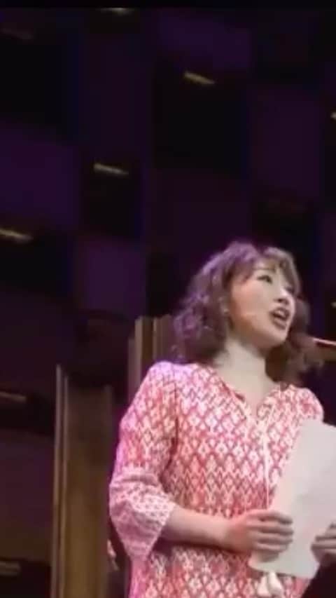 塚本直のインスタグラム：「あーやキャロル、ななさんキャロルどちらも無事に初日終了しました！！  何度もPCR検査を受け、スタッフの皆様の多大なるご尽力のお陰で無事に幕開け出来たことに心から感謝です。  カーテンコールのあーやの言葉1つ1つ、ななさんの最高に幸せなご報告、どちらも本当に美しい時間でした。  皆様の心に’美しいもの’が届きますように明日からも全力で生きます💃🏽✨ ゲネプロダイジェスト版楽しんで下さい♪  #ビューティフル2020 #帝劇ビューティフル  #ドリフターズ  #シュレルズ  #ジャネールウッズ  #carolekingmusical  #beautiful」