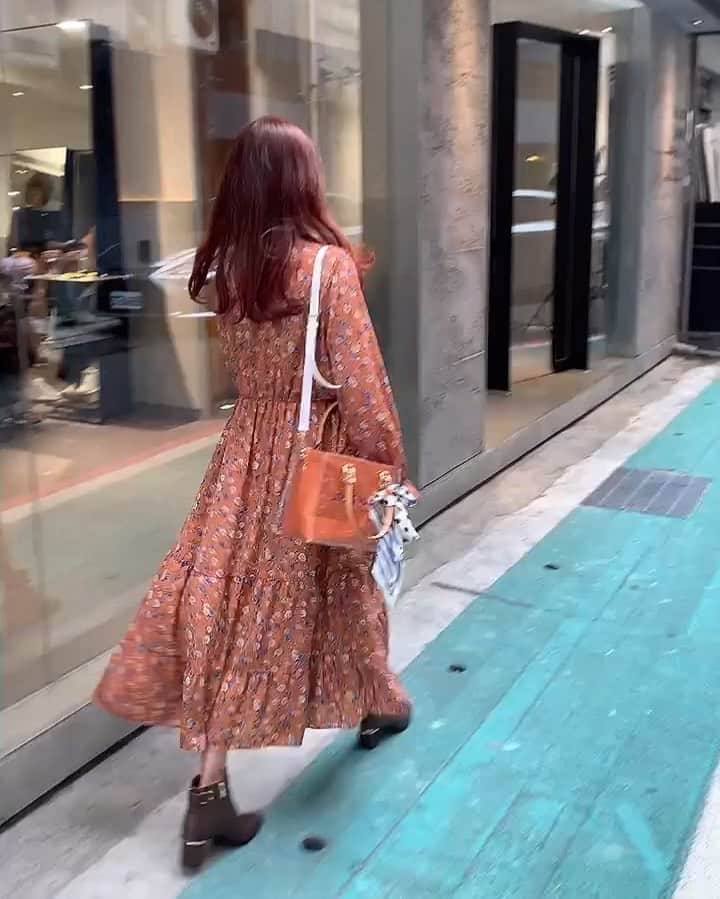 Miaのインスタグラム：「最近幾個月都染了很襯膚色的髮色～這次是安神特調橘～ 沒染過橘色系這次染了還意外的讓膚色白一階真的很神奇😝想要膚色變亮的冰友們快來找他 @anson_xis ✅安神 #保證讓你美美的出門🥳」