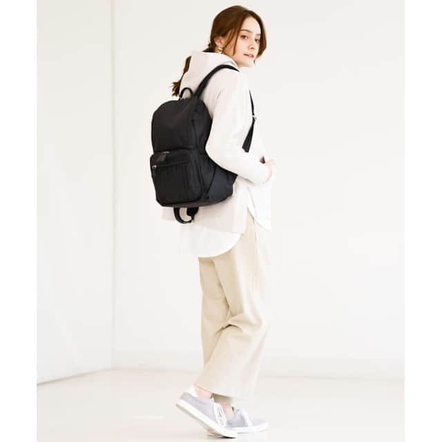 イトキンオンラインストアさんのインスタグラム写真 - (イトキンオンラインストアInstagram)「＼右下の保存をタップ👉／ ﻿ ﻿ #MKMICHELKLEIN ﻿ 【おすすめコーディネート情報 】﻿ ﻿ 楽ちんなのに可愛い！大人のカジュアルコーデ🎶﻿ ﻿ パーカー×ワイドパンツの定番スタイリングは、ワントーンで合わせてこなれ感を演出🍏﻿ ブラックのリュックがコーディネートを引き締めてくれます🎶﻿ ﻿ #イトキンコーデ でこれまでのコーディネート情報をまとめてチェックできます！﻿ 皆さんの投稿もお待ちしております🎶﻿ ﻿ －－－－－－－－－－－－－－－－－－－－－－－﻿ ﻿ 《商品情報》﻿ ﻿ ✔︎トップス﻿ 【洗える】コットン裏毛フードパーカー﻿ ﻿ ✔︎インナー﻿ 【洗濯機で洗える】オーバーシルエットカットソー﻿ ﻿ ✔︎パンツ﻿ 【洗える】サスティナブル ベーシックワイドパンツ﻿﻿ ﻿ －－－－－－－－－－－－－－－－－－－－－－－﻿ ﻿ こちらの商品はイトキンオンラインショップにてご購入いただけます🛒﻿ ﻿ #itokin#itokinonlinestore#ootd#outfit#イトキンファッション#ファッション#アラサーファッション#アラフォーファッション#大人スタイル#きれいめコーデ#今日のコーデ#ママコーデ#通勤コーデ#コーディネート#シンプルコーデ#大人の女性#きれいめファッション#通勤スタイル#大人かわいいコーデ#人気コーデ#カジュアルファッション#着回しアイテム#大人女子ファッション#婦人コーデ#MKミッシェルクラン」11月6日 17時01分 - itokinonline