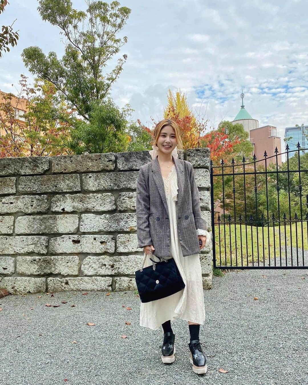 一木美里さんのインスタグラム写真 - (一木美里Instagram)「明日の立冬を控えてますます寒く🍁✨💛 今日は空がすごく綺麗でした😳  bag#metrocity  dress#benito shoes#stellamccartney   fashion#instagood #coordinate #ootd #outfit #fashion #instafashion  #패션 #코디네이트#コーディネート #コーデ #ステラマッカートニー」11月6日 17時02分 - misato_ichiki