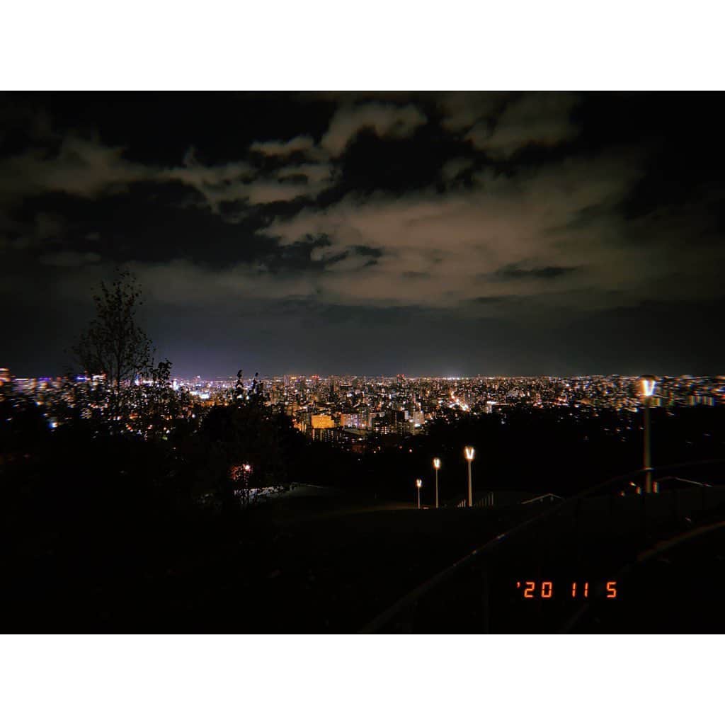 林唯衣さんのインスタグラム写真 - (林唯衣Instagram)「🌃🌃🌃　#夜景　#札幌」11月6日 17時12分 - yui__hayashi