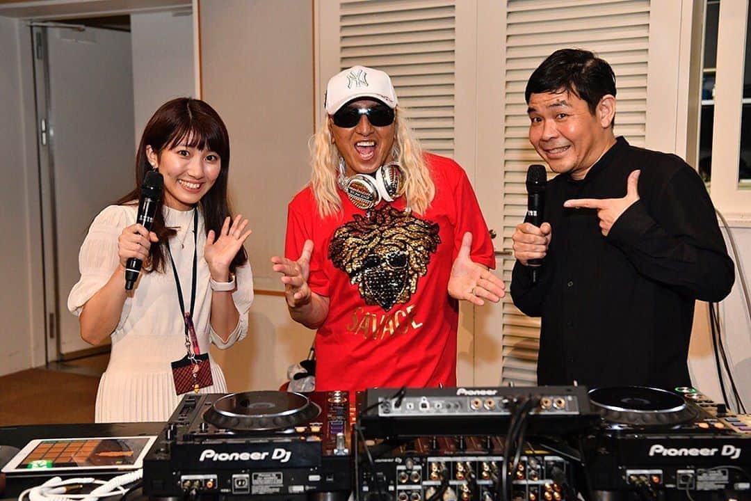 砂山圭大郎のインスタグラム：「11月3日(祝) new normal文化祭〜音楽で日本をアゲる！SP  憧れのDJ KOOさんと。 18時過ぎからの令和縛りのMIXをradikoタイムフリーで聴いてもらいたい！  #文化放送 #DJKOO」