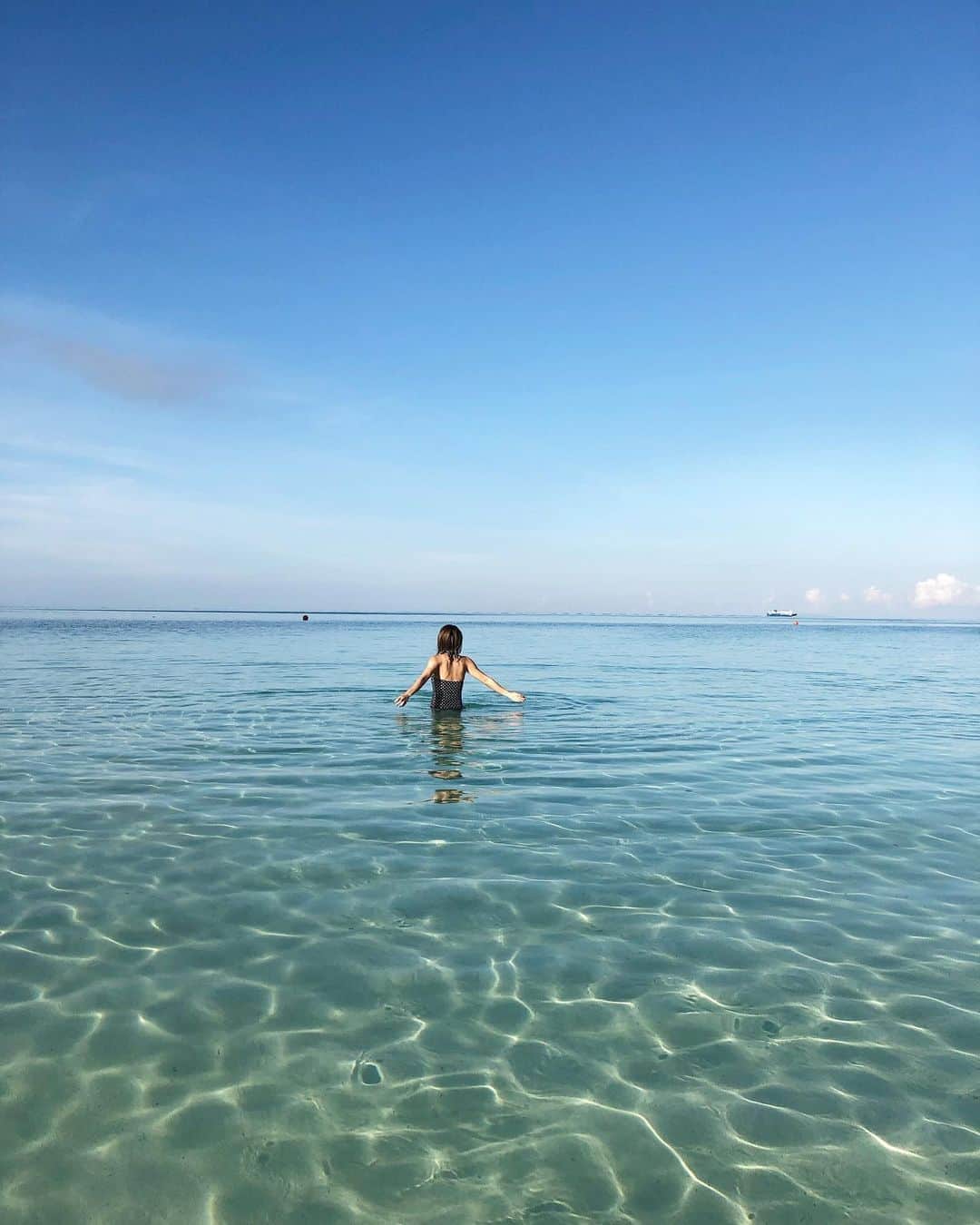 井村亜里香のインスタグラム：「🌕🌖🌗🌘🌑🌒🌓🌔🌙 デトックスが必要だ〜！！ 溜め込む性格プラスに改善したい🤷🏼‍♀️ 年々生理前のPMSが ひどくなってきている気がします💭 だいすきなアロマに頼ってみたけど キャパーオーバー🤷🏼‍♀️ ※マイナスな投稿ごめんなさい🙏🏻 ・ #beach#ocean#travel#relax#pms  #海#ビーチ#デトックス#旅行#pms対策  #旅行行きたい#海外旅行#トラベル #プラス思考でいこう」