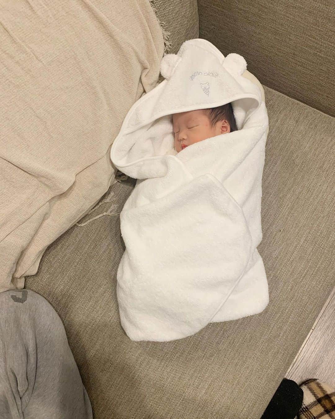 Yumaikaのインスタグラム：「フワフワさん✨🤍👼🏻  @gelatopique_official  #gelatopique #gelatopiquebaby」