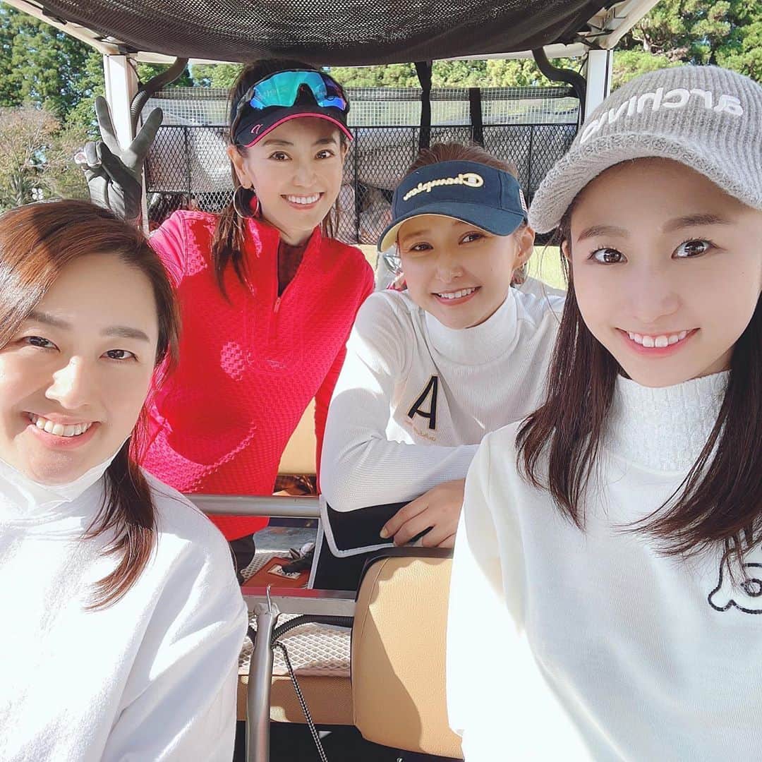 筒井萌子のインスタグラム：「* イケメンモデルさんが働くBAR @grab.ebisu と 私たちGGのコラボコンペ"GGG"が開催⛳️  女性4人でラウンドする事がほとんどないから めちゃくちゃ新鮮で楽しかった◡̈⋆ ずっと笑ってて楽しいラウンドでした𖤐˒˒  ゴルフ🏌️‍♀️やってて良かったと思えた1日𓃟❤︎  コースはとっても難しくて苦戦したけど 運良く３位だったー✨ 今年ももう終わるけど運をここで使ったかな👻 参加賞のキャップ。とっても可愛いしおしゃれ🎈  #筒井萌子 #女優 #actress #モデル #model #岡山  #shooting #instagood #instalike #撮影 #followme #instalike #ゴルフ #ゴルフ女子 #ゴルフコーデ #골프 #좋아요반사 #좋아요그램 #좋아요환영 #데일리그램 #패션 #오오티디 #카페  #アルチビオ #archivio」