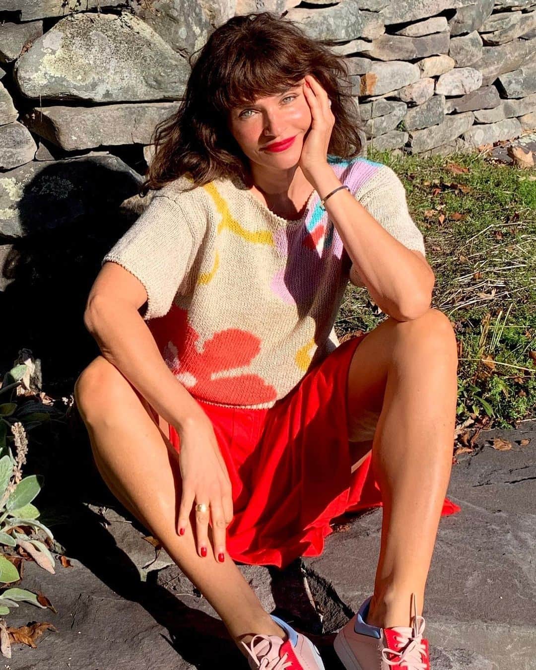 Vogue Italiaさんのインスタグラム写真 - (Vogue ItaliaInstagram)「@HelenaChristensen wants you to join her mission to ban single-use plastic. As she teams up with eco-friendly sneaker brand Yatay and non-profit No More Plastic, the Danish supermodel talks to us about her sustainable approach to living, including shopping vintage, choosing to ride her bike over a car and taking cold showers. Read everything you need to know at the link in bio.」11月6日 17時13分 - vogueitalia