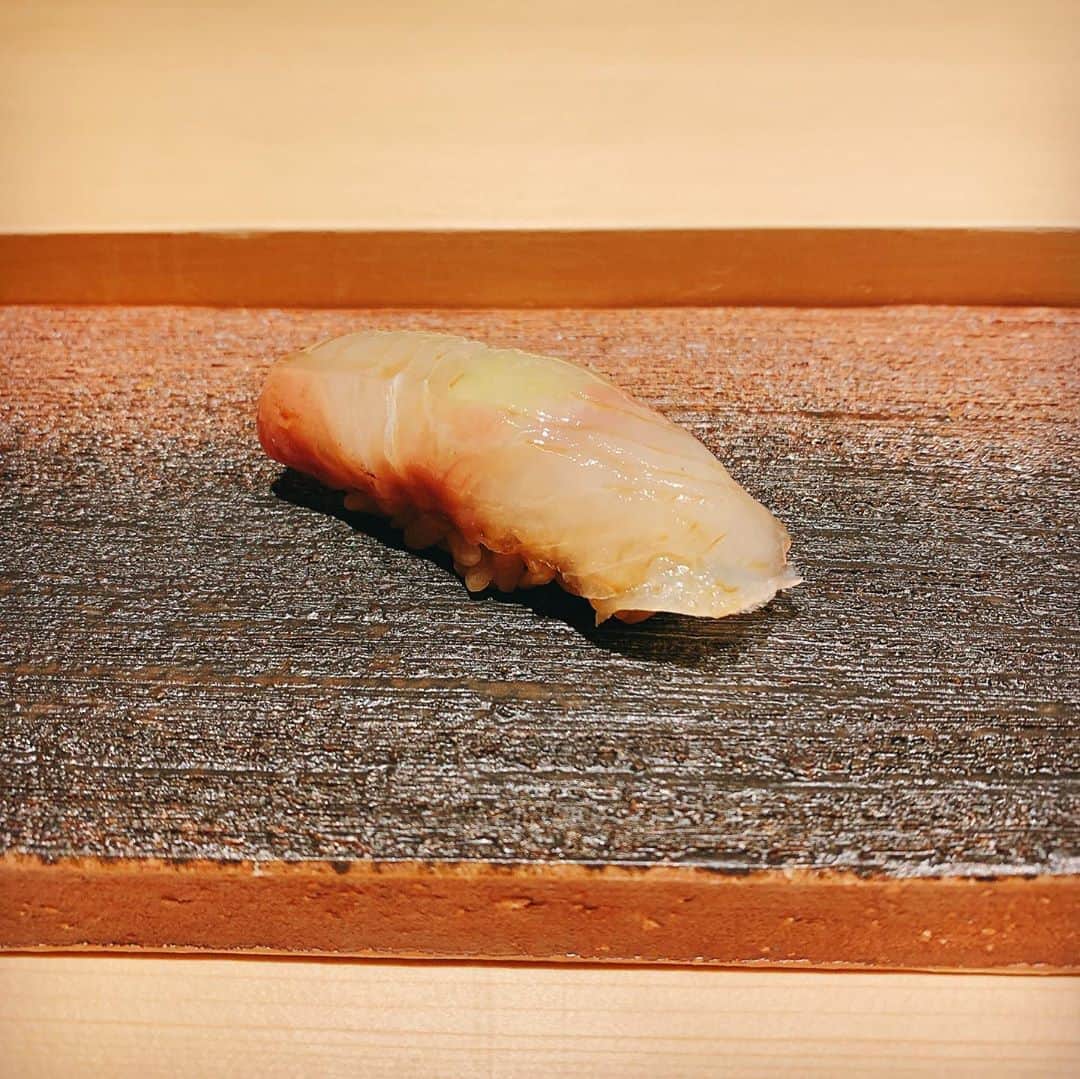 一ノ瀬えみりさんのインスタグラム写真 - (一ノ瀬えみりInstagram)「てんちじん♡♡ 赤酢を使っているお寿司屋さん😋🍣」11月6日 17時23分 - hisui_emiri