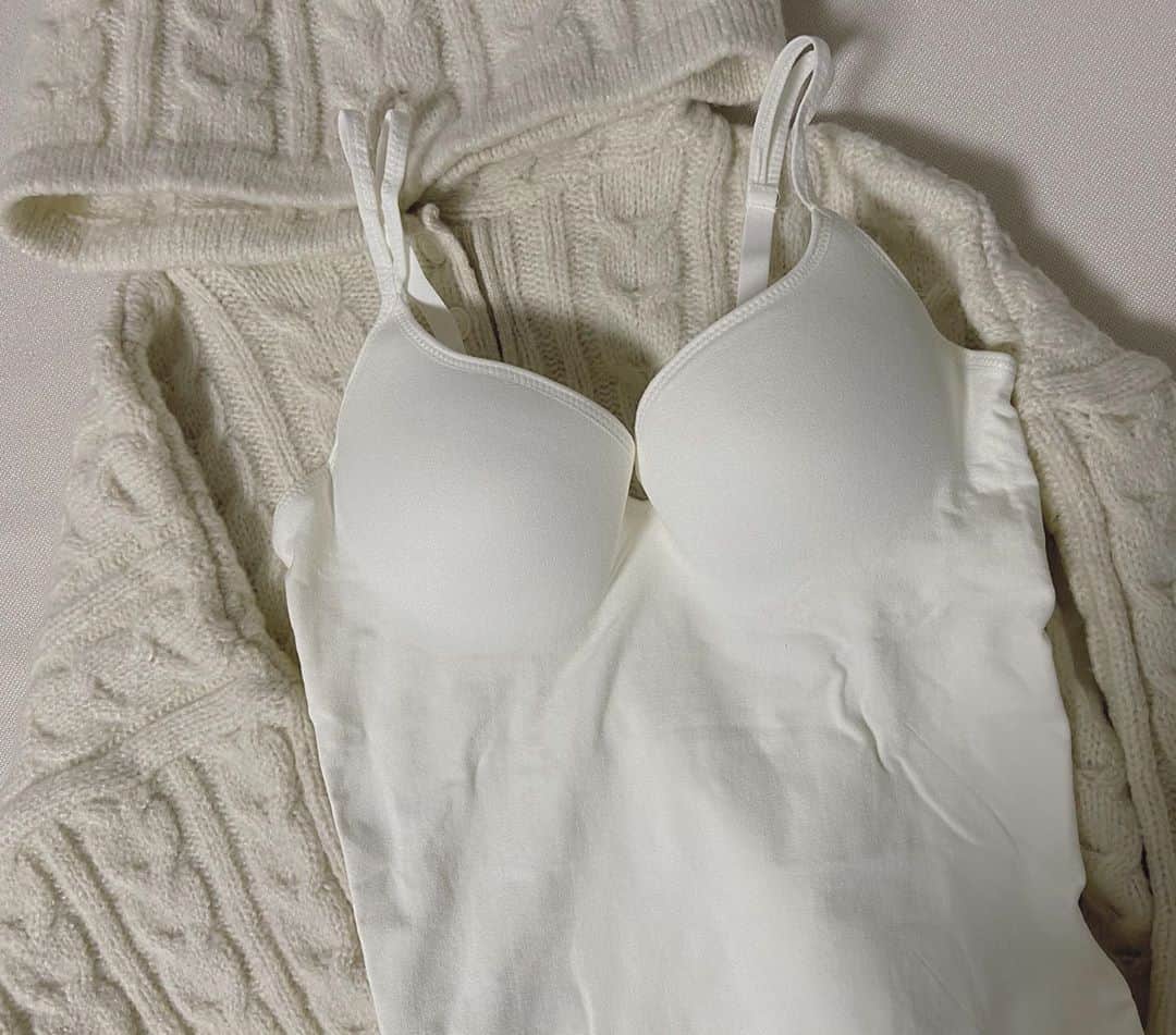 mmmaaakkkiiikkkoooさんのインスタグラム写真 - (mmmaaakkkiiikkkoooInstagram)「愛用している @mudewear の 美盛りカップ付きキャミソール✨ 肌触り柔らか裏起毛の 冬生地バージョンを追加💕 あったかくてこれからの季節におすすめ✨  このカップ付きキャミソールは 胸の下だけのワイヤーだから苦しくないし、胸も上がる✨✨💕   @mudewear は 11/4(水)20:00～11/11(水)10:00まで の期間イベント開催してるよ💓  MUDE 美盛りキャミで検索🌟 または ハイライト、ストーリーurlからも ぜひみてみてね💕💓💓 . . . . . @mudewear #mudewear#美盛り#カップ付き#キャミソール#育乳#美盛りキャミソール#インナー#ランジェリーから始めるオシャレ#バストメイク#mude #locari#mineby3mootd #mamagirl #ponte_fashion#ママファッション#大人可愛い#大人カジュアル#カジュアルコーデ#シンプルコーデ #着回しコーデ #mamagirl#pr#ハンドメイドアクセサリー#nail#セルフネイル #ヘアスタイル#ヘアアレンジ#シアー#秋#プリーツ#ニット#pr」11月6日 17時40分 - mmmaaakkkiiikkkooo