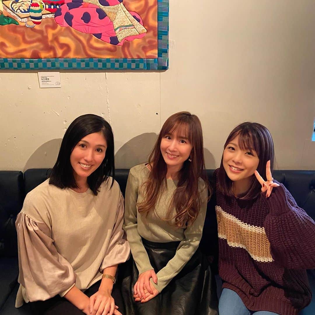 山川恵里佳さんのインスタグラム写真 - (山川恵里佳Instagram)「・ ・ @harimagic_daikanyama さんと @1029_makoto ちゃんとランチ✨とにかく明るい2人♡私も元気だけどもっと元気でびっくりする🤣 ・ それぞれの世界で活躍してるお2人の話は良い刺激になりました♡ご縁に感謝です☺️ ・ お料理もおいしかった❤︎ ・ #ハリマジック #小川麻琴 #ブランディング上手 #とりあえずリールはじめてみます」11月6日 17時43分 - erika_3_official