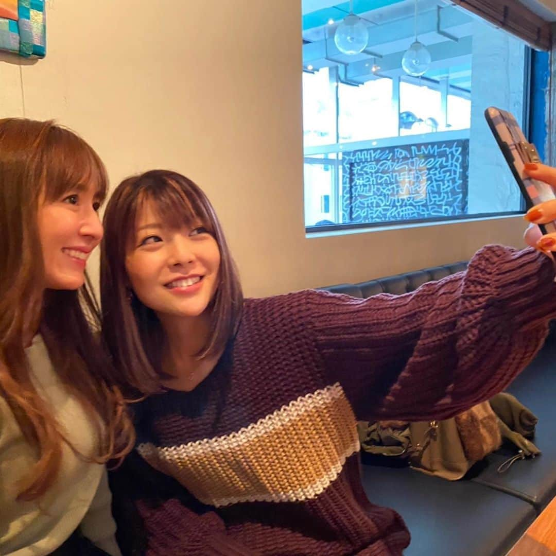 山川恵里佳さんのインスタグラム写真 - (山川恵里佳Instagram)「・ ・ @harimagic_daikanyama さんと @1029_makoto ちゃんとランチ✨とにかく明るい2人♡私も元気だけどもっと元気でびっくりする🤣 ・ それぞれの世界で活躍してるお2人の話は良い刺激になりました♡ご縁に感謝です☺️ ・ お料理もおいしかった❤︎ ・ #ハリマジック #小川麻琴 #ブランディング上手 #とりあえずリールはじめてみます」11月6日 17時43分 - erika_3_official