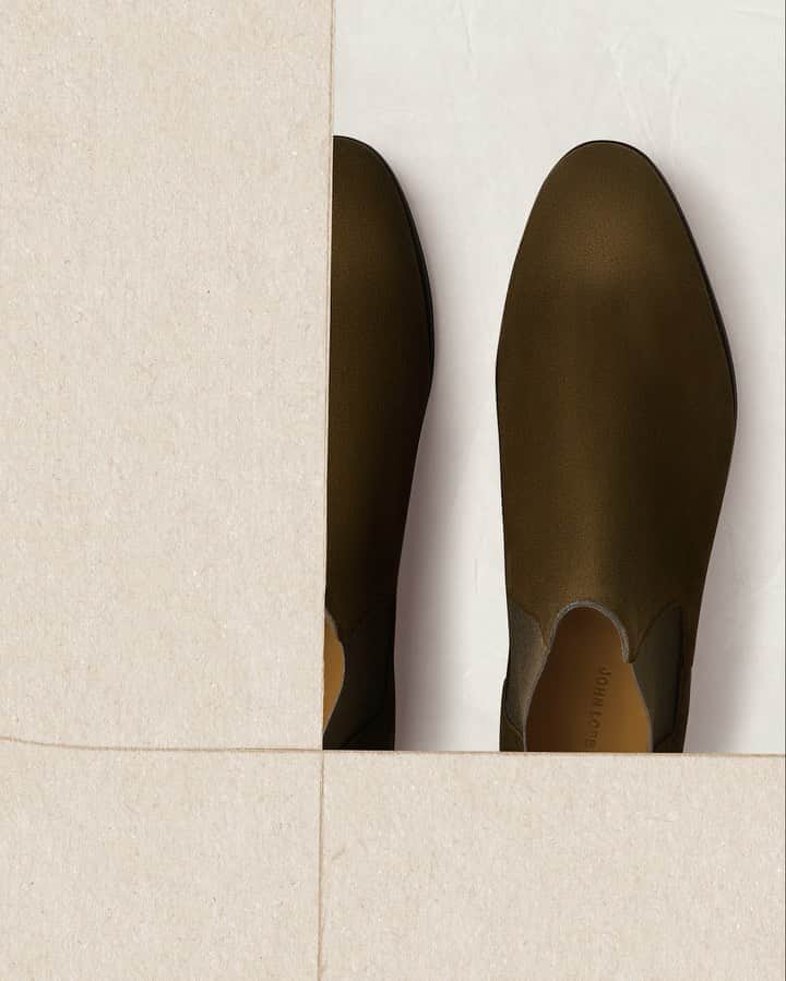 ジョンロブのインスタグラム：「True value lies in footwear that lasts a lifetime. The classic Lawry Chelsea is part of our versatile boot range, acting as timeless companions to life’s journey, absorbing its markings along the way. . #johnlobb @martincole.de」