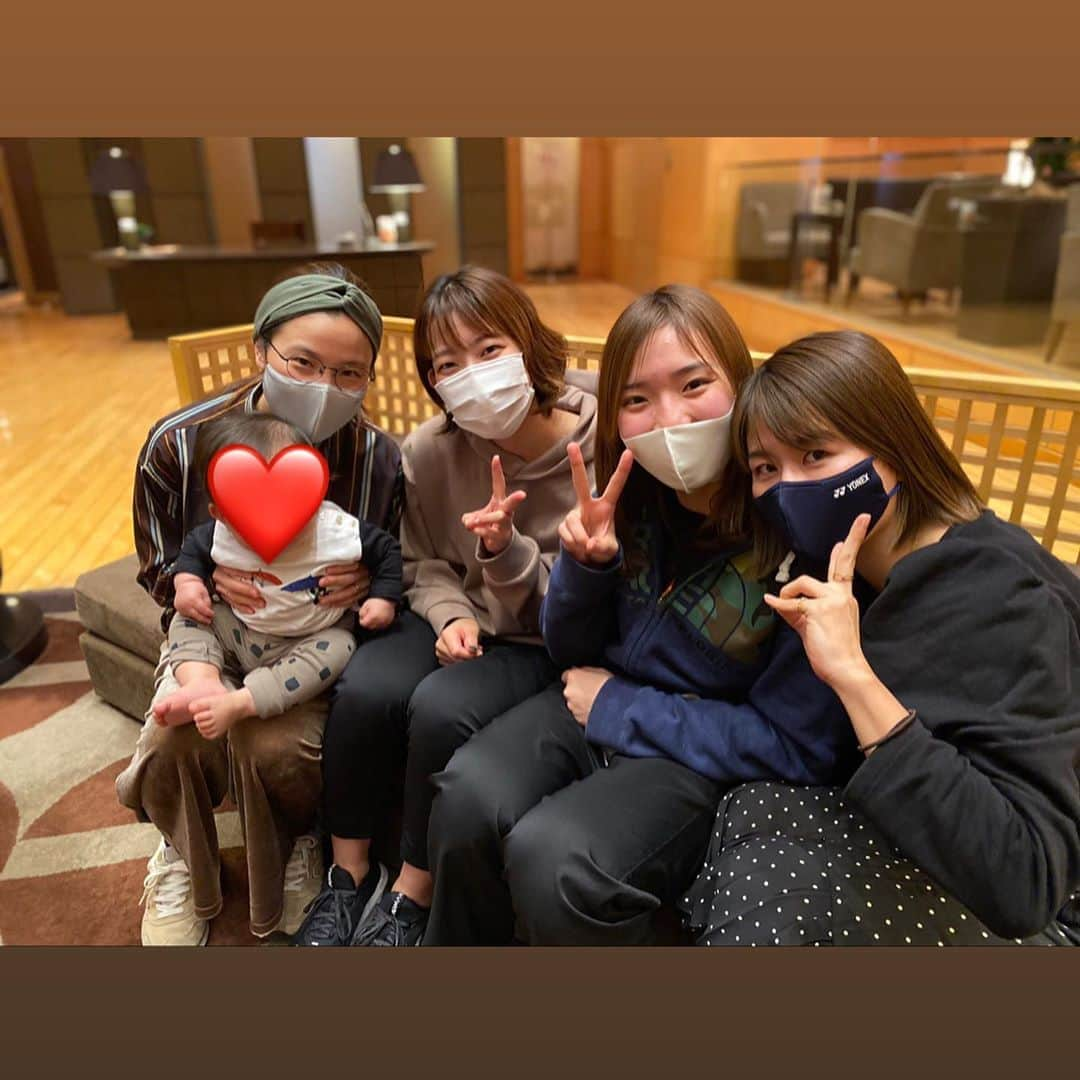 藤井瑞希さんのインスタグラム写真 - (藤井瑞希Instagram)「・ ・ 熊本行くことほとんど言ってなかったけど、奇跡的に会えた3人🥺💓 ・ ・ ほんと嬉しかった❤️😭 ・ ・ またゆっくり会いたいな〜 ・ ・ にしてもまじて、前田ベイビーが可愛すぎた🥺🍼 ・ ・ #熊本 #バドミントン仲間 #バドミントン」11月6日 17時50分 - bdmntnfujiimizuki