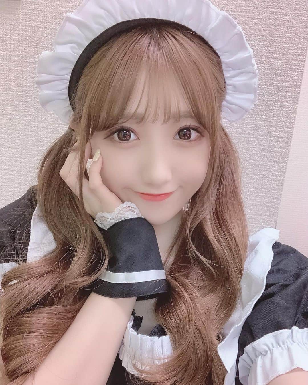 田口未彩のインスタグラム：「🖤  メイドさん🖤  #コスプレ　#メイド　#メイド服 #メイドカフェ #メイドコスプレ」