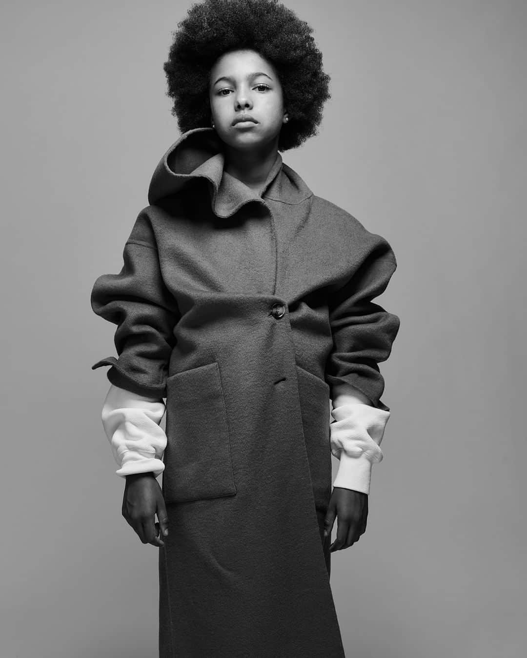 アメリカンビンテージのインスタグラム：「The coat is a keystone of the silhouette, it structures and sculpts your look with its clear lines and defined shape. ___ #AmericanVintage #FW20 #menswear」