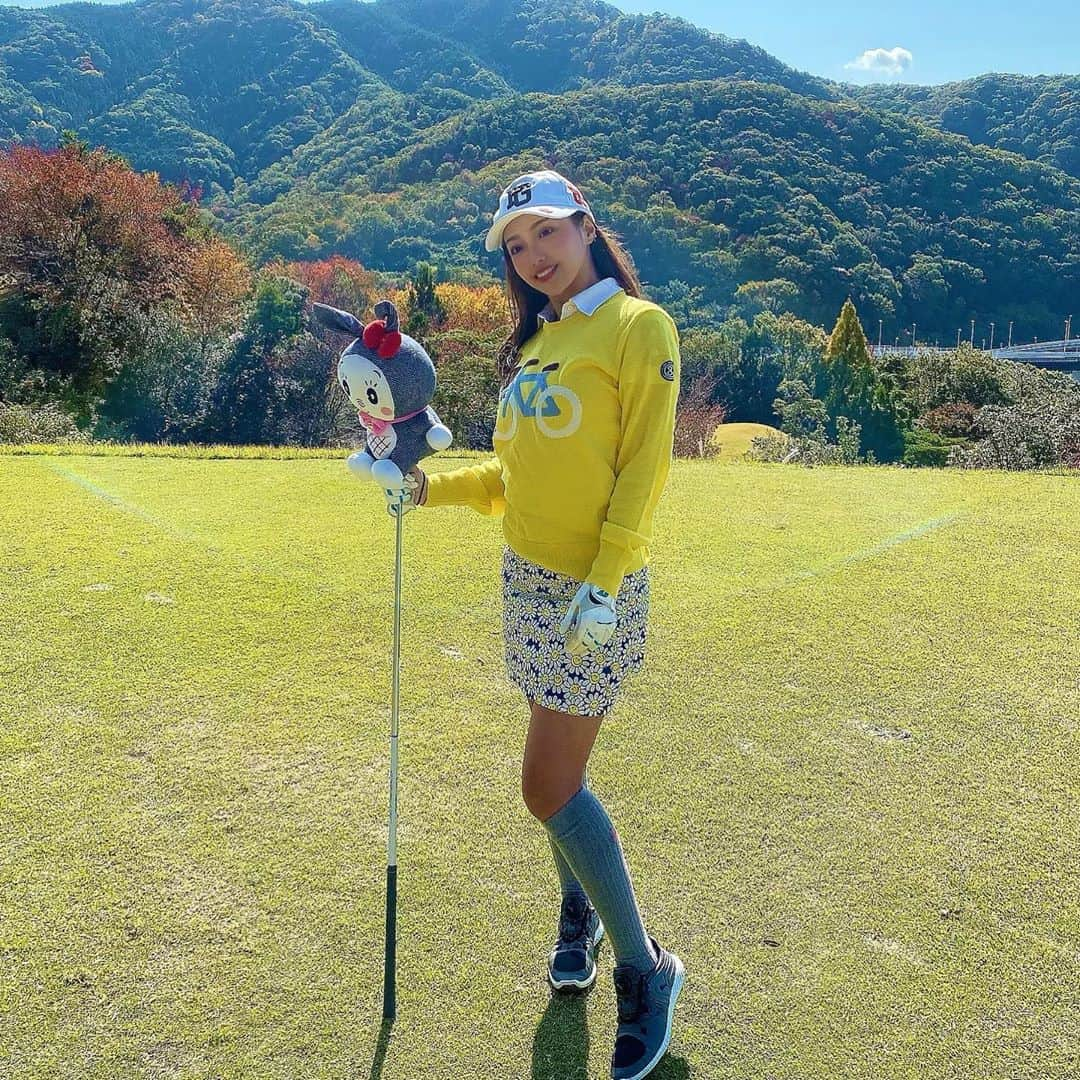 まゆさんのインスタグラム写真 - (まゆInstagram)「ゴルフ日和⛳️🏌️‍♀️❤️ #ゴルフ女子　#ゴルフ　#ゴルフウェア　#ゴルフコーデ #ゴルフ女子コーデ #golf #golfgirl #golfwear #andperse #pearlygates #キャップ女子」11月6日 18時02分 - mayumixx119