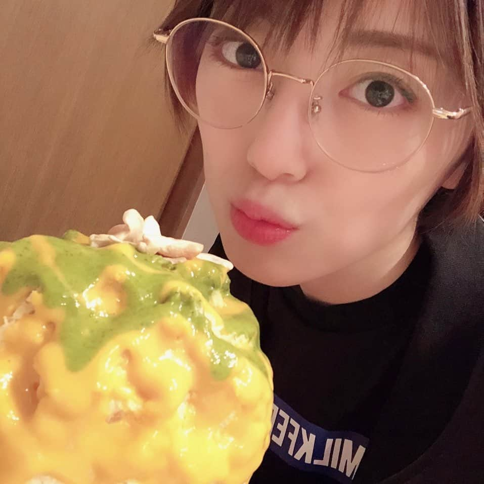 沢井美優さんのインスタグラム写真 - (沢井美優Instagram)「まだまだあったよ🎃かぼちゃさん🍧🧡﻿ ﻿ ﻿ #沢井はかき氷でできています ﻿ #沢井はかき氷です #🍧#氷女  #めがね女子 #めがね ﻿ ﻿ #氷舎mamatoko  さん🎃﻿ ﻿ #かき氷 #かき氷大好き #かきごーらー ﻿ #かき氷部 #かき氷巡り #かき氷マニア﻿ #shavedice #sweets #love #yummy﻿ #かき氷は人を幸せにする #🧡﻿ #甘いものは人を幸せにする﻿ ﻿ #笑顔溢れる毎日を ﻿ #あなたも #わたしも ﻿ #明日もきっと素敵な一日 ﻿ ﻿ #ほのぼの #わくわく #そんな一日 #🍵」11月6日 18時23分 - sawai_miyuu