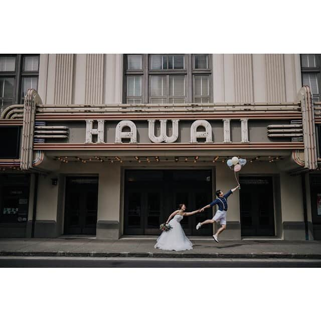 ハワイフォトウェディングのCheers Weddingさんのインスタグラム写真 - (ハワイフォトウェディングのCheers WeddingInstagram)「ハワイのフォトツアーならCheers Wedding ﻿ ﻿ ハワイウェディング専門のプロデュース会社だからこそ叶う。﻿ ハワイウェディングフォトツアー🌴﻿ ﻿ 【お問合せ】﻿ https://www.cheerswedding.jp﻿ ☎︎0120-128-828﻿ 平日11:00〜19:00／土日祝10:00〜19:00﻿ ***********************﻿ ﻿ ▼ウェディングパーク海外﻿ チアーズウェディングで検索﻿ ‭https://foreign.weddingpark.net/agentlist/100063‬/﻿ ﻿ ▼ウェディングフォトはこちら﻿ @cheers_photowedding ﻿ ﻿ #チアーズウエディング﻿ #ハワイウェディング﻿ #フォトウェディング﻿ #リゾートウェディング　﻿ #フォトツアー﻿ #ハワイ旅行﻿ #ハワイ挙式﻿ #ハワイ婚﻿ #cheerswedding﻿ #hawaiiwedding﻿ #日本中のプレ花嫁さんと繋がりたい﻿ #ウェディングニュース﻿ #プレ花嫁　﻿ #卒花嫁﻿ #前撮り　﻿ #後撮り﻿ #ハワイ前撮り ﻿ #ハワイ後撮り﻿ #結婚準備﻿ #ハワイフォトツアー﻿ #ウエディングフォト﻿ #フォトウェディング﻿ #ハワイハネムーン﻿ #ハネムーンフォト﻿ #ウェディングフォト ﻿ #花嫁応援企画 #ハワイダウンタウン」11月6日 18時29分 - cheers_photowedding