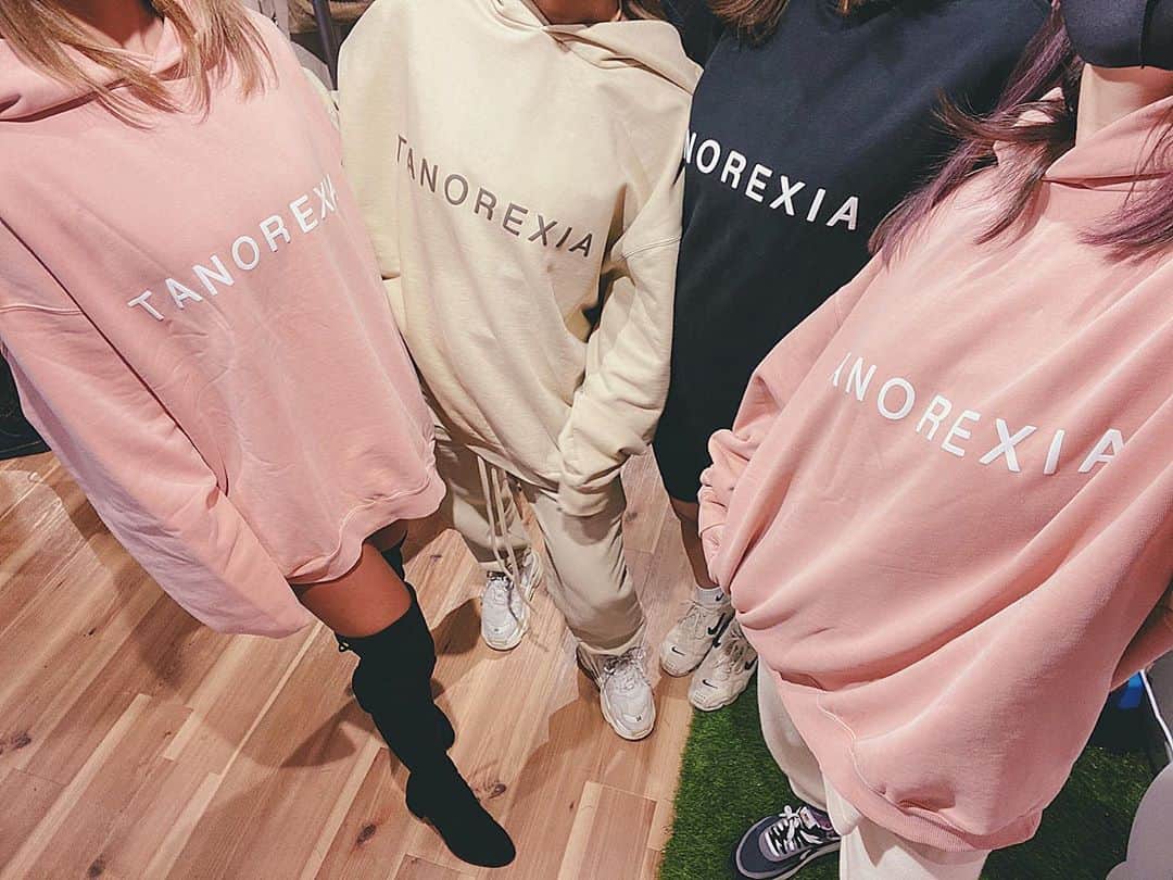 shihoのインスタグラム：「👧🏼👧🏿👧🏻👧🏽 @tanorexia_official」