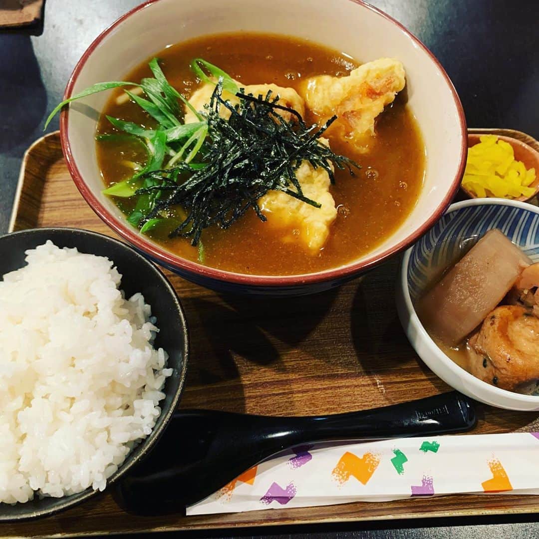 のインスタグラム：「カレーうどん🍛 #カレー #curry #うどん #カレーうどん #india #香川 #讃岐うどん #インド #food #foodie #foodgram #instafood #foodpictures #foodpics #foodlife #foodstyling #foodlover #foodoftheday #foodblogger #foodporn #gourmet #gourmetfood #gourmetartistry #chefstagram #delicious #instagourmet #美味 #美味しい #デブ活」