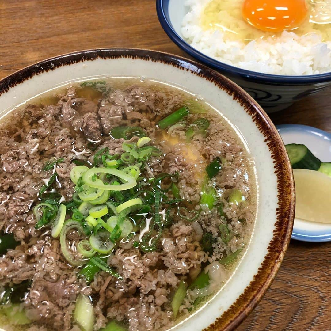 黒岩唯一さんのインスタグラム写真 - (黒岩唯一Instagram)「木曜日のラジオ終わりで、大阪へ。 金曜日の今日、朝からテレビ愛知　黒ちゃんねる　イースマイルの『さよならダニー』の撮影して、新大阪から、新幹線乗って、名古屋通り過ぎて、東京駅経由、宇都宮駅移動です。 明日から、スーパーGT もてぎ大会の撮影！！ 　 今日のお昼に、難波にある 千とせ　で、肉吸いと、卵かけご飯！！ パワーつきました！！  #テレビ愛知 #黒ちゃんねる #イースマイル #さよならダニー  #黒ちゃんねるロケ #千とせの肉吸い  #美味しい  #移動がハード  #黒岩唯一」11月6日 18時44分 - tadakazukuroiwa