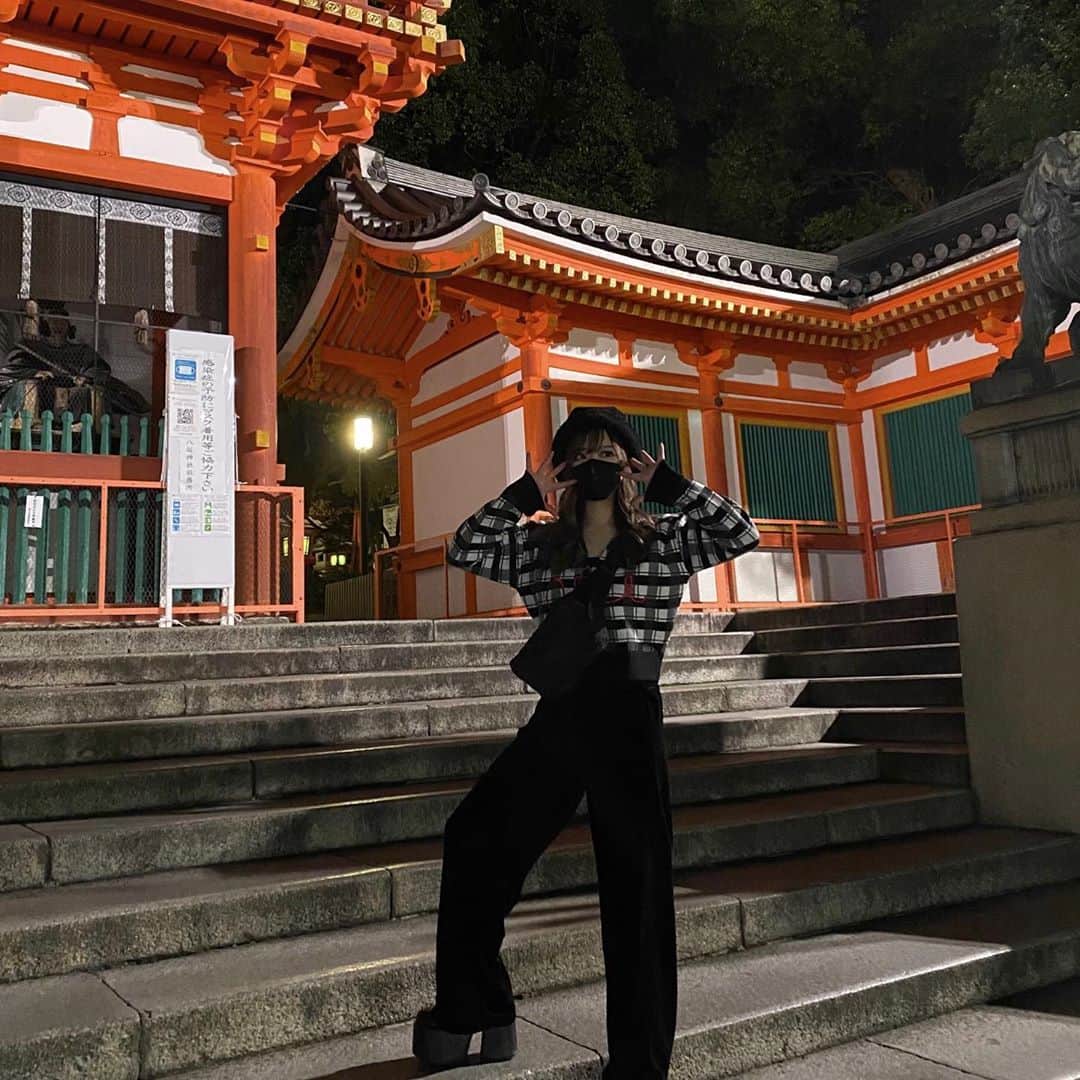 おもてちゃんのインスタグラム：「. 京都きとります〜わ〜^_^ . 明日と明後日はポップアップだよ 【開催日時】 11/7(土) 13:00～17:00 11/8(日) 13:00～17:00 . 【開催場所】 京都市中京区河原町通三条下ル2丁目 山崎町235番地 ※河原町通りに面した場所で、ミレニアルズホテルの一階です . 【アクセス】 京都市役所前駅 徒歩5分 京都河原町駅 徒歩5分 三条駅 徒歩6分 . 京都久々だしみんなに会えるのたのしみん🤡🤡来なね」