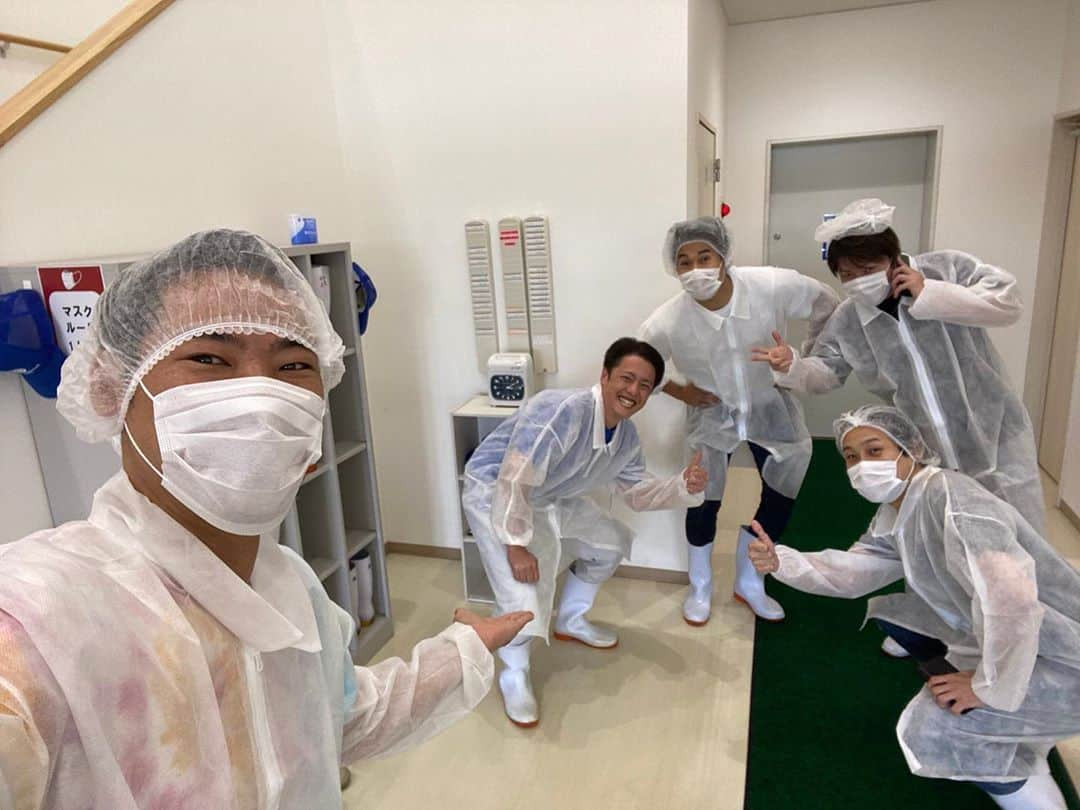 飯塚翔太さんのインスタグラム写真 - (飯塚翔太Instagram)「先日うなぎ好きの友人と 山田水産へ社会科見学に行ってきました！ うなぎ好きとしては目標の一つだったので 養殖場から食品工場、うなぎの駅まで伺えて最高でした！ ありがとうございました！ #山田水産#志布志#鹿児島#うなぎ#unagi#kabayaki」11月6日 19時00分 - shoman0625