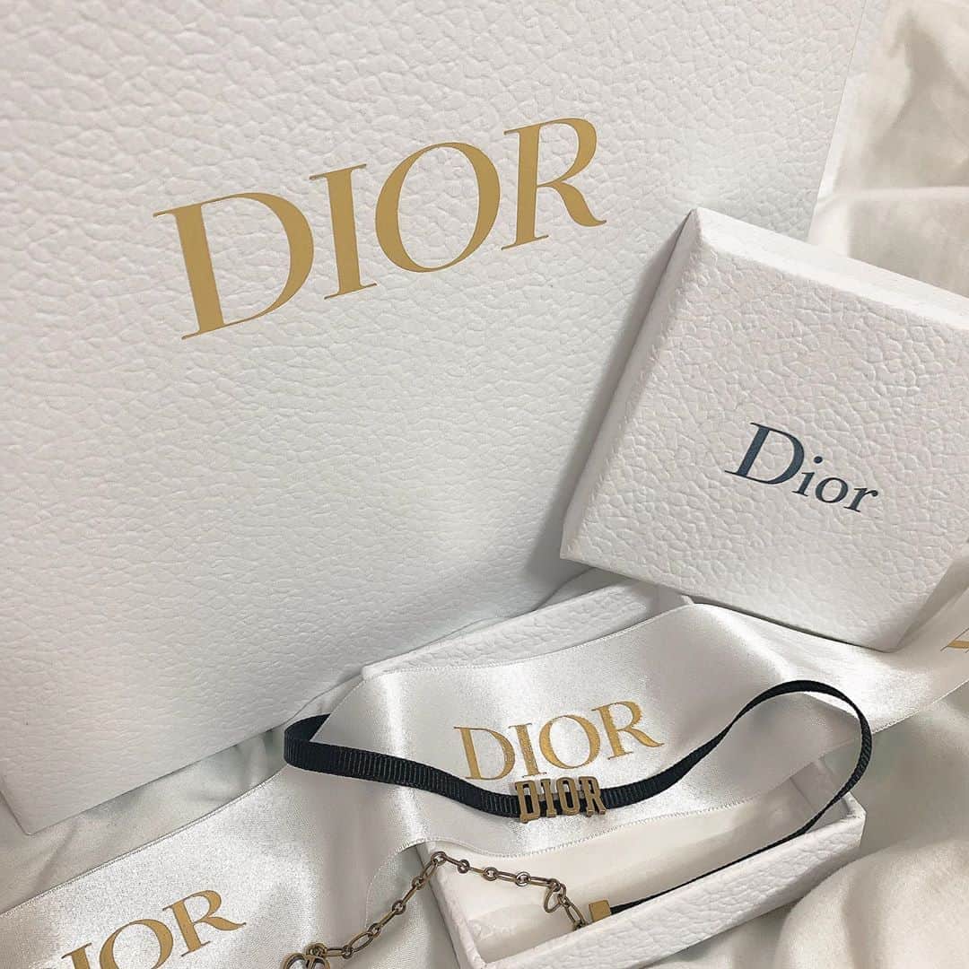 ゆうめろさんのインスタグラム写真 - (ゆうめろInstagram)「・ ・ 新しいチョーカー可愛い🕊♡ Diorが一番好き ・ #dior  #ディオール  #diorチョーカー」11月6日 19時01分 - yk.o0