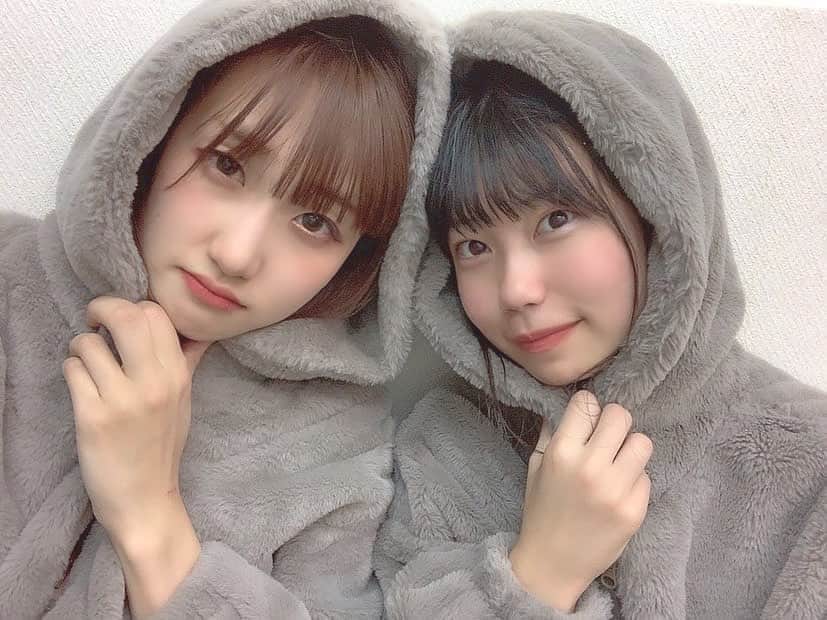 Dorothy Little Happyのインスタグラム：「・ もこもこお揃っちだった🤍 ・ ・ これで風邪ひかないゾ🖤 ・  #双子コーデ  #齋藤きらら」