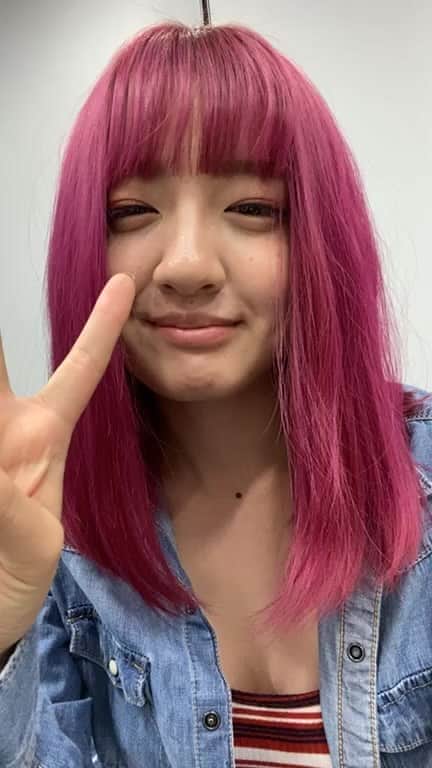 鈴木瑛美子のインスタグラム：「・モーリーンとしてRENTのこと ・コバソロさんとのコラボ ・ピンクヘア」