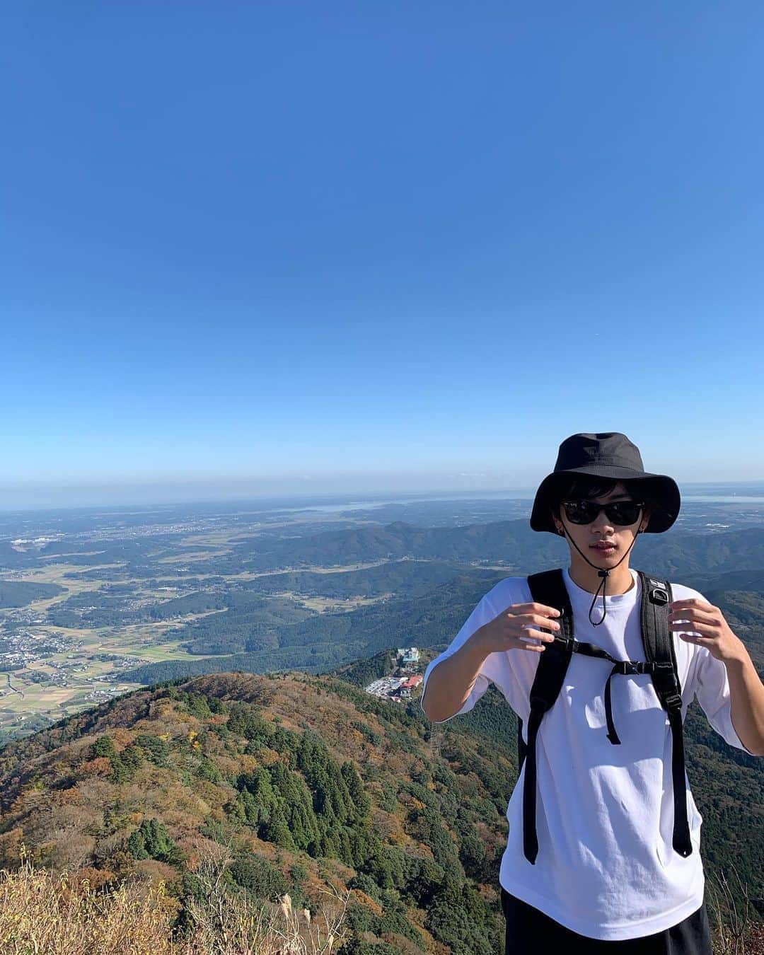 那須泰斗さんのインスタグラム写真 - (那須泰斗Instagram)「Mount Tsukuba, Japan⛰🇯🇵 標高877mで初級者向けだけど天気が良くて絶景でした。」11月6日 19時32分 - nasu__taito