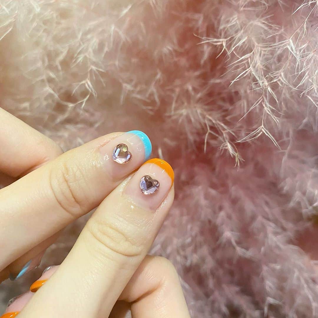 GYEON SEOのインスタグラム：「_* mint & orange  . . @seoulnumber9」