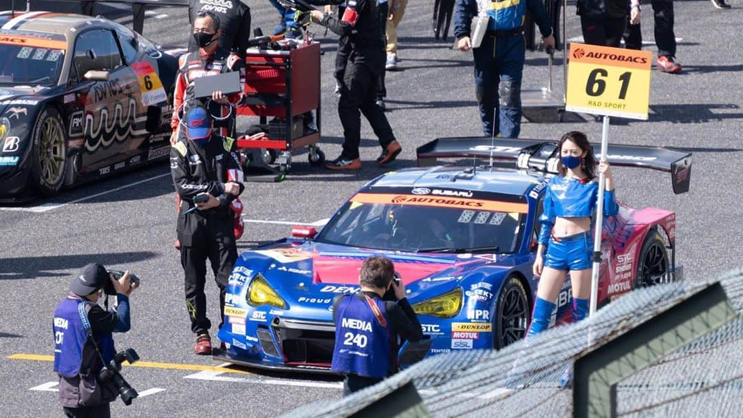 津田知美さんのインスタグラム写真 - (津田知美Instagram)「#superGT . さて、明日からはSGT Rd.7 MOTEGI🔥 . 今週末も一緒に61号車を応援しましょう！ . BREEZEからは杏梨が現地に！ いーすみなみ私は配信で応援します💙 . 今週末もたのしみ〜〜〜！！！ . #subaruMS #2020BREEZE」11月6日 19時53分 - tmm_tsuda