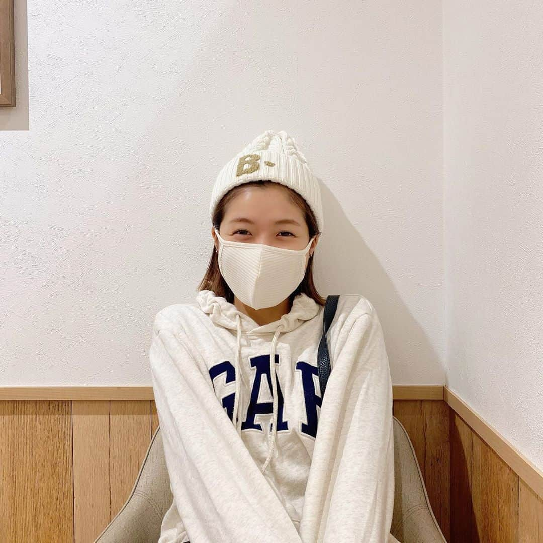 今田美奈さんのインスタグラム写真 - (今田美奈Instagram)「☁️🤍 あっとゆーまに寒くなったね ニット帽白もかわいい⸝⸝⸝( @b_true.evergreen ) . . . #daily#instadaily#ootd#autumn#fff#f4f#fashion#outfit#gap#일상#데일리룩#데이리#코디#오오티디#옷스타그램#페션#데일리코디」11月6日 19時57分 - _minaimd.j_