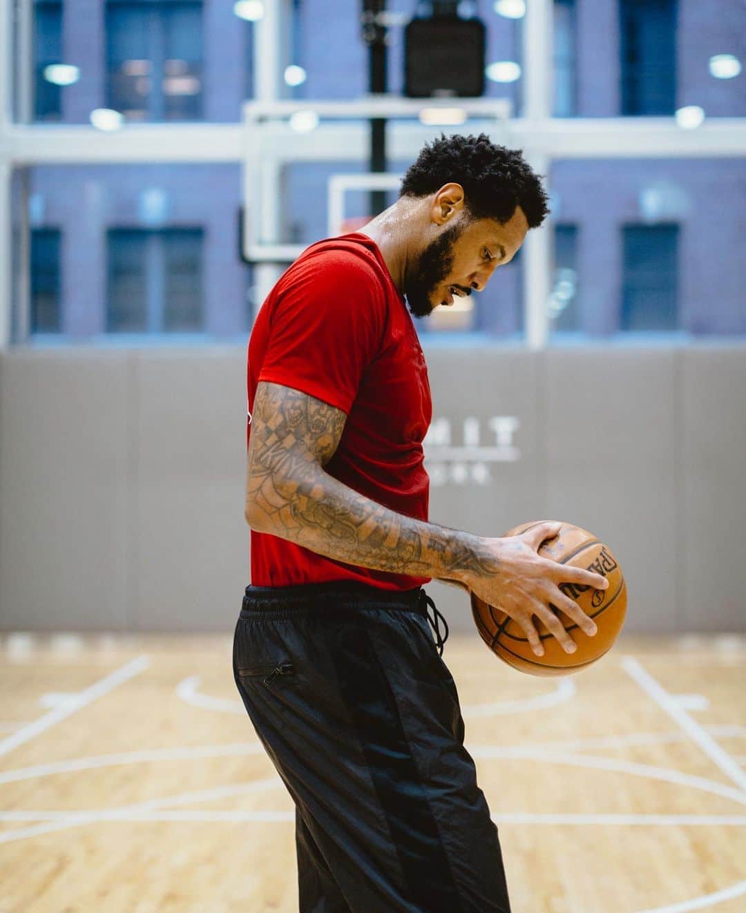 カーメロ・アンソニーのインスタグラム：「Some Fight For What Use To Be. And Others For That Which Is To Come! #STAYME7O」