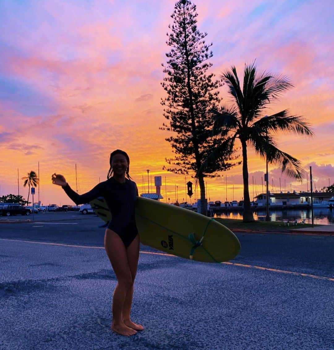 エビアン・クーのインスタグラム：「when the sky makes its magic✨ 🌅」