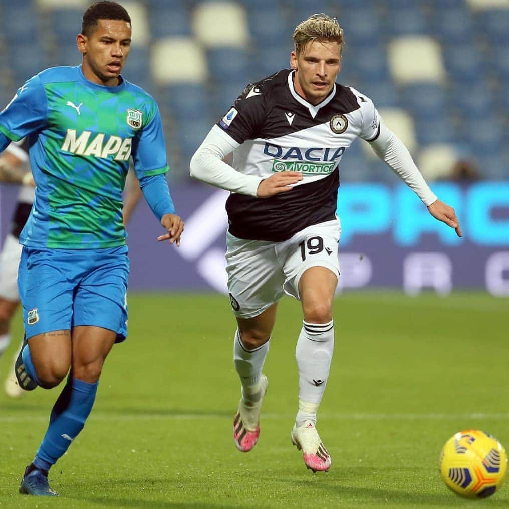 ウディネーゼ・カルチョさんのインスタグラム写真 - (ウディネーゼ・カルチョInstagram)「@jensstryger 🚀  #SassuoloUdinese #ForzaUdinese #AlèUdin」11月7日 6時00分 - udinesecalcio