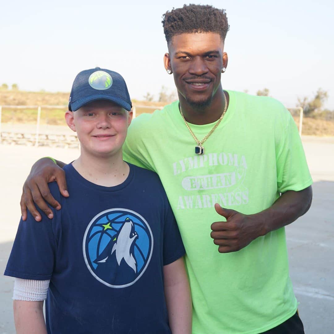 espnさんのインスタグラム写真 - (espnInstagram)「This is everything. In 2018, as part of the Make-A-Wish program, Jimmy Butler spent the day with Ethan Whitney while he was battling cancer 🙏❤️」11月7日 6時09分 - espn